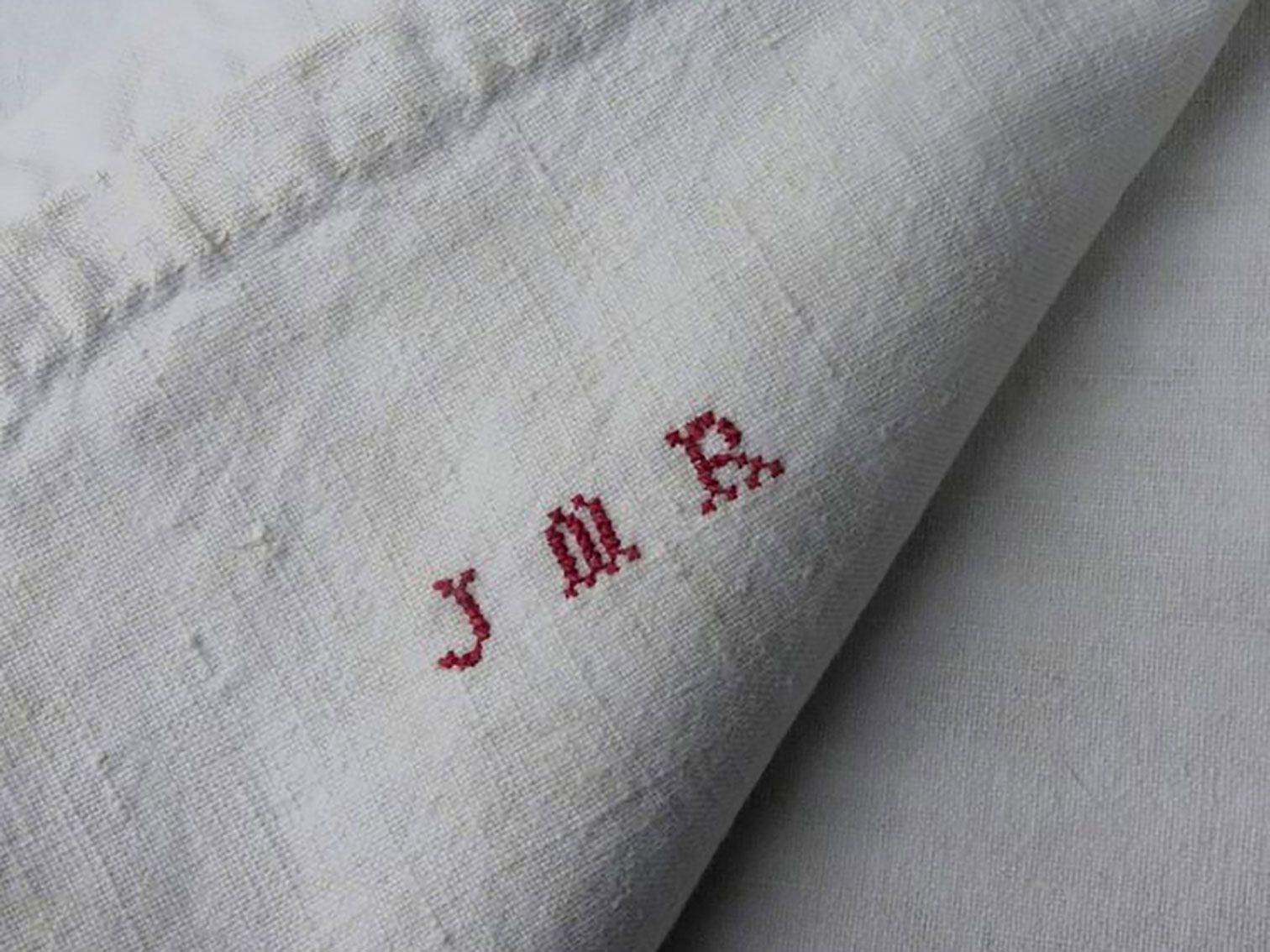 Le Monogramme : Un Héritage entre Tradition et Personnalisation